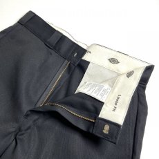 画像3: Dickies 13" Loose Fit Multi-Use Pocket Work Shorts - Black (3)