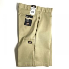 画像3: Dickies 13" Loose Fit Multi-Use Pocket Work Shorts - Khaki (3)