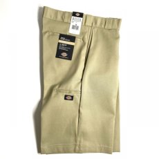 画像3: Dickies 13" Loose Fit Multi-Use Pocket Work Shorts Khaki / ディッキーズ 13インチ ルーズフィット マルチユーズ ポケット ワーク ショーツ カーキ (3)