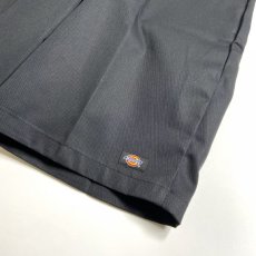 画像5: Dickies 13" Loose Fit Multi-Use Pocket Work Shorts - Black (5)