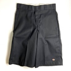 画像2: Dickies 13" Loose Fit Multi-Use Pocket Work Shorts - Black (2)