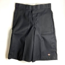 画像2: Dickies 13" Loose Fit Multi-Use Pocket Work Shorts Black / ディッキーズ 13インチ ルーズフィット マルチユーズ ポケット ワーク ショーツ ブラック (2)