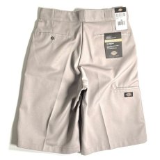 画像1: Dickies 13" Loose Fit Multi-Use Pocket Work Shorts Silver / ディッキーズ 13インチ ルーズフィット マルチユーズ ポケット ワーク ショーツ シルバー (1)