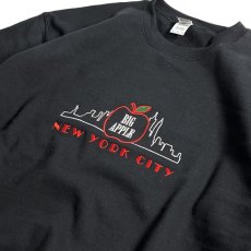 画像2: New York Big Apple Embroidered Sweatshirts Black / ニューヨーク スーベニア クルーネック スウェット ブラック (2)