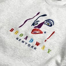 画像2: New York Broadway Embroidered Sweatshirts Grey / ニューヨーク スーベニア クルーネック スウェット グレー (2)