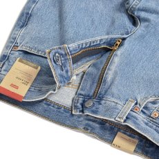 画像4: Levi's 550-4834 Relaxed Tapered Leg Jeans - Light Stonewash (4)