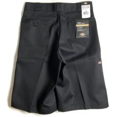 画像1: Dickies 13" Loose Fit Multi-Use Pocket Work Shorts Black / ディッキーズ 13インチ ルーズフィット マルチユーズ ポケット ワーク ショーツ ブラック (1)