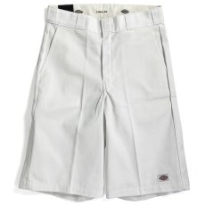 画像2: Dickies 13" Loose Fit Multi-Use Pocket Work Shorts - White (2)