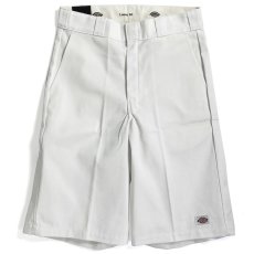 画像2: Dickies 13" Loose Fit Multi-Use Pocket Work Shorts White / ディッキーズ 13インチ ルーズフィット マルチユーズ ポケット ワーク ショーツ ホワイト (2)