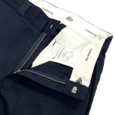 画像3: Dickies 13" Loose Fit Multi-Use Pocket Work Shorts - Dark Navy (3)