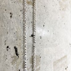 画像4: 925 Sterling Silver 1.5mm Figaro Chain Necklace / 925 シルバー 1.5mm フィガロ チェーン ネックレス (4)