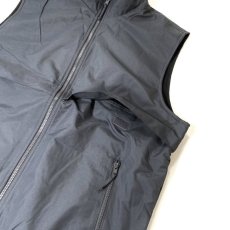 画像4: Port Authority Reversible Charger Vest - Battleship GreyｘBlack (4)