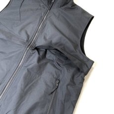 画像4: Port Authority Reversible Charger Vest Battleship GreyｘBlack / ポートオーソリティ リバーシブル チャージャーベスト バトルシップグレーｘブラック (4)