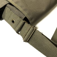 画像4: Rothco Vintage Unwashed Canvas Messenger Bag - Olive Drab (4)