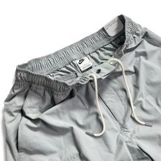 画像6: Nike Sportswear Essentials Woven Utility Shorts Grey / ナイキスポーツウェア エッセンシャル ウーブン ユーティリティ ショーツ グレー (6)