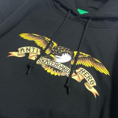 画像2: Anti Hero Basic Eagle Pullover Hoodie Black / アンタイヒーロー プルオーバー スウェットフーディ ブラック (2)