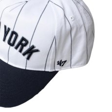 画像2: '47 Brand ’47 Hitch Doubleheader Pinstripe New York Yankees WhiteｘNavy / フォーティーセブン ヒッチ ダブルヘッダー ピンストライプ ニューヨーク・ヤンキース ホワイトｘネイビー (2)