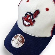 画像2: Deadstock New Era Cleveland Indians 6panel Cap NavyｘWhite / デッドストック ニューエラ インディアンス 6パネル キャップ ネイビーｘホワイト (2)