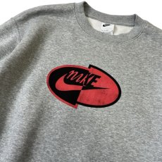 画像2: NIKE Sprit Logo Crewneck Sweat Shirts Heather Grey / ナイキ スプリットロゴ クルーネック スウェット ヘザーグレー (2)