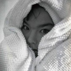 画像6: Girl Skateboards Spike Photo Bjork T-Shirts White (6)