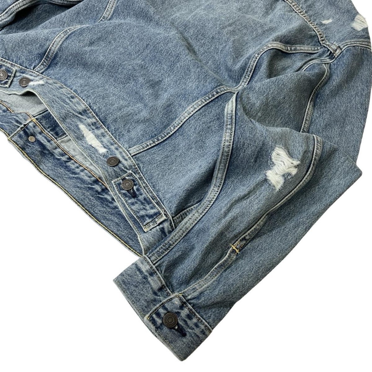 画像4: Levi's Vintage Relaxed Fit Trucker Jacket - Medium Indigo (4)