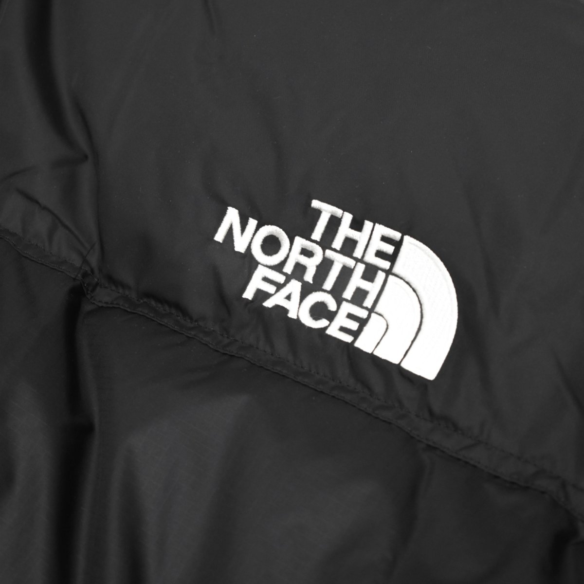 画像4: The North Face USA 1996 Retro Nuptse Jacket - R.TNF Black (4)