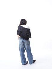 画像6: Packing Light Light Nylon Oxford Messenger Bag - Black (6)
