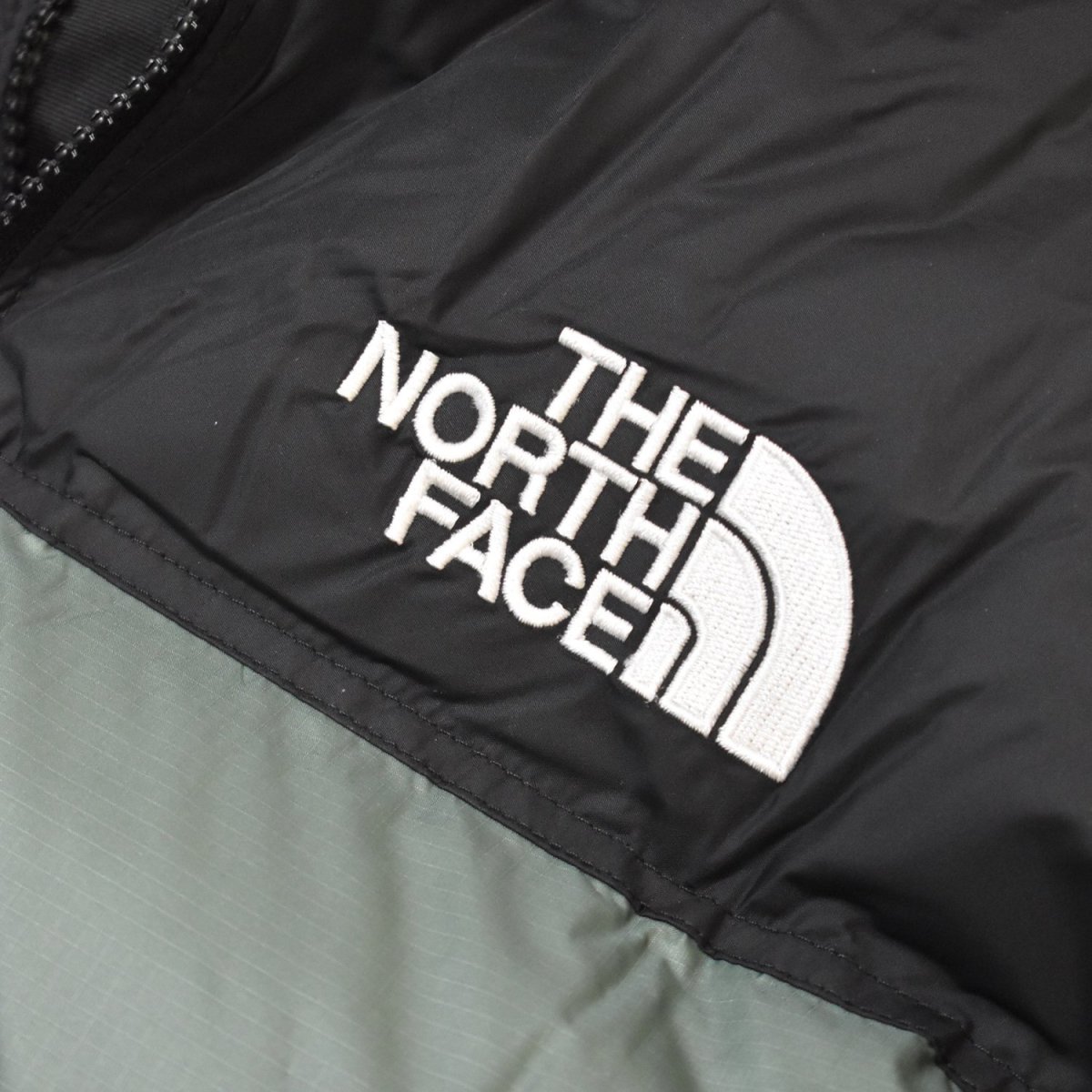 画像4: The North Face USA 1996 Retro Nuptse Jacket - Duck GreenxBlack (4)
