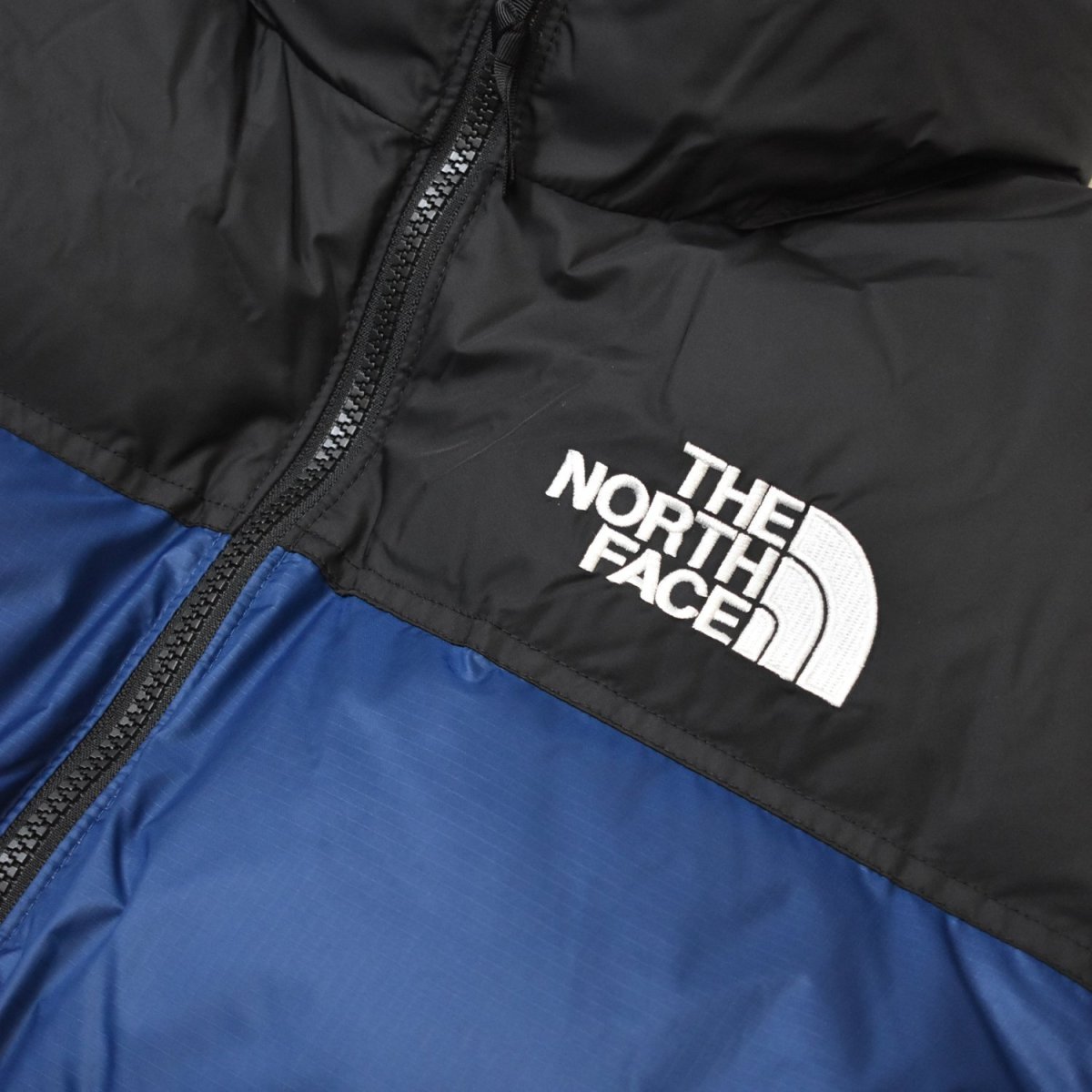 画像3: The North Face USA 1996 Retro Nuptse Jacket - Estate BluexBlack (3)