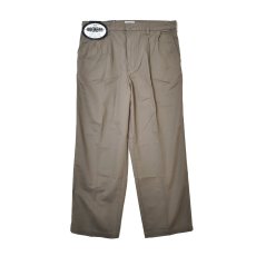 画像1: Dockers Loose Fit Eighty-Six Original Pleated Chino Pants - Fossil (1)