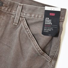 画像3: Levi's 478 Baggy Cargo Shorts - Brown (3)