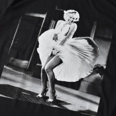 画像2: Marilyn Monroe BW Dress Tee - Black (2)