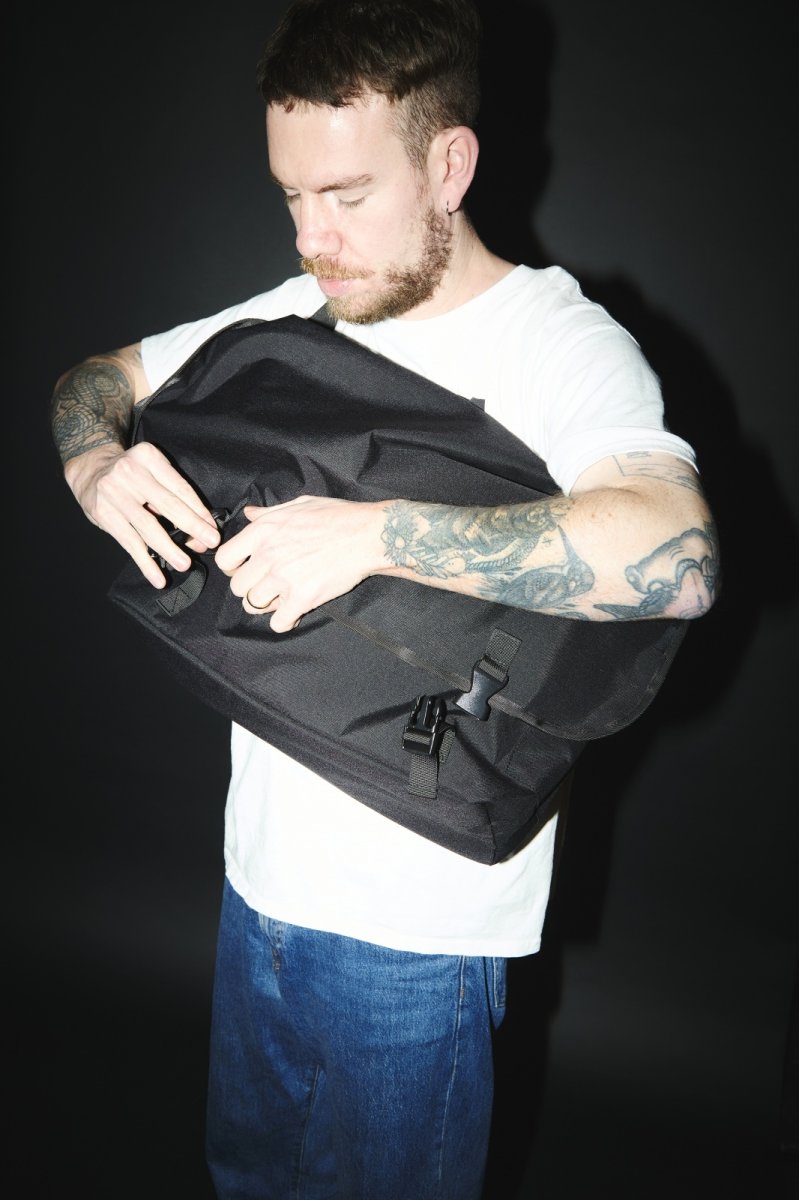 画像10: PACKING Standard Messenger Bag - Black (10)