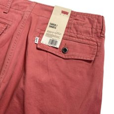 画像4: Levi's Cotton Cargo Shorts - Faded Red (4)