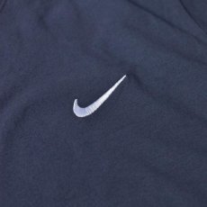 画像2: NIKE Swoosh Emb Tee - Navy (2)