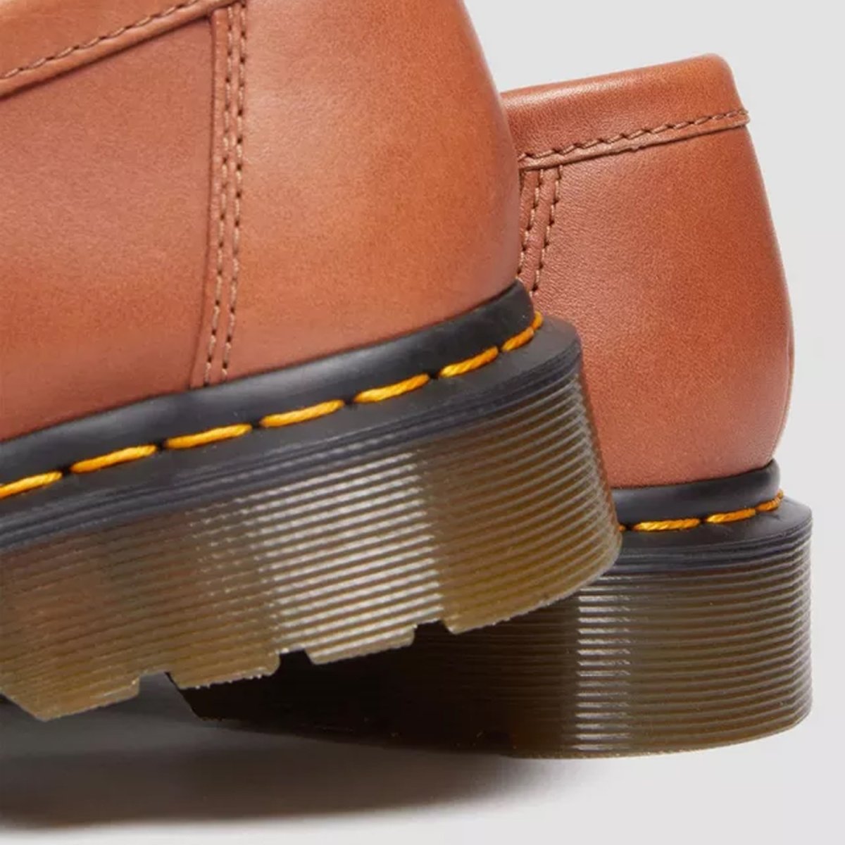 画像7: Dr.Martens Adrian Carrara Leather Tassel Loafers - Saddle Tan (7)