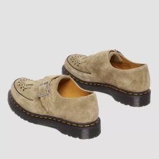 画像4: Dr.Martens Ramsey Suede Kiltie Buckle Creepers - Savannah Tan (4)