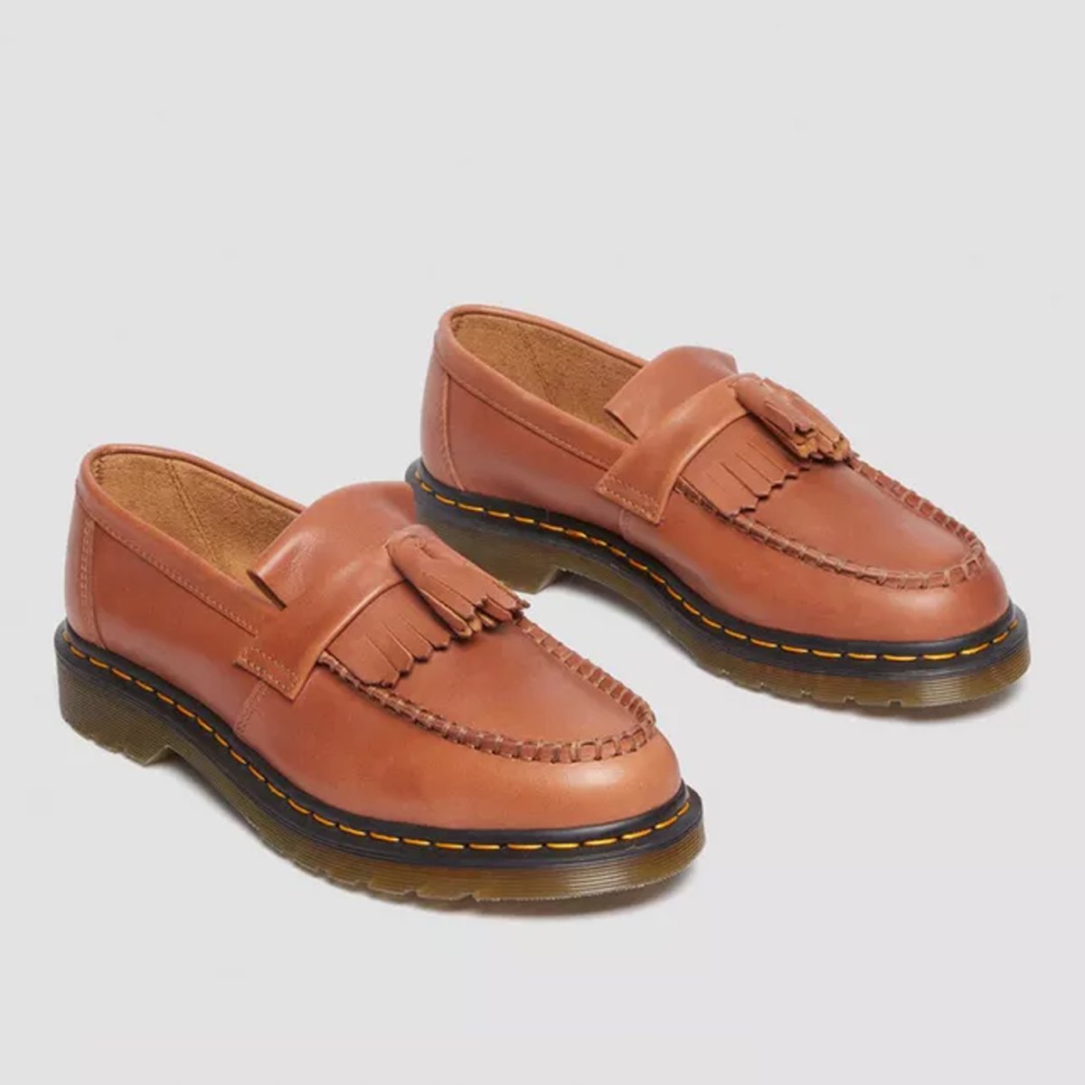 画像3: Dr.Martens Adrian Carrara Leather Tassel Loafers - Saddle Tan (3)
