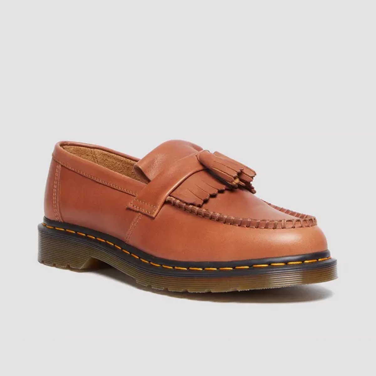 画像2: Dr.Martens Adrian Carrara Leather Tassel Loafers - Saddle Tan (2)