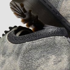 画像6: Dr.Martens 8053 Stonewashed Suede Shoes - Grey (6)