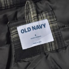 画像4: Old Navy Insulated Cropped Flannel Shacket - Black Plaid (4)