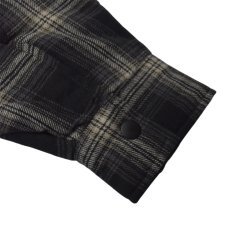 画像7: Old Navy Insulated Cropped Flannel Shacket - Black Plaid (7)
