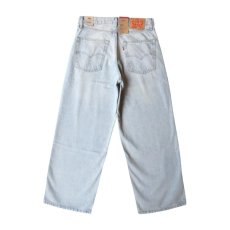画像2: Levi's Extra Baggy Jeans - Light Stone Wash (2)