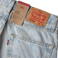 画像3: Levi's Extra Baggy Jeans - Light Stone Wash (3)