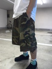 画像7: Rothco Vintage Utility Cargo Shorts - Woodland Camo (7)