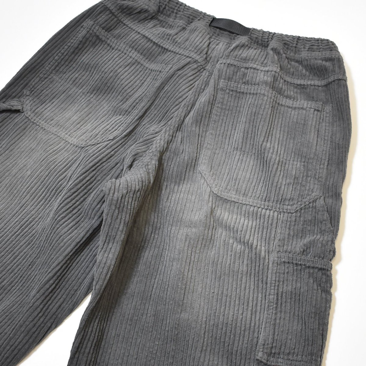 画像4: Gramicci Big Wale Carpenter Pants - Carbon / グラミチ ビッグワッフル カーペンターパンツ (4)